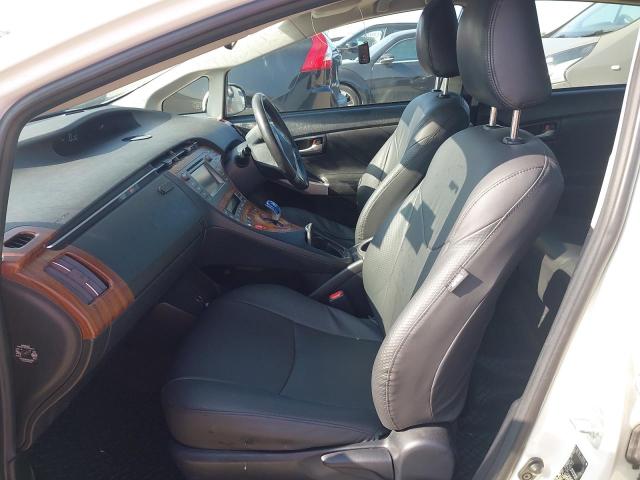 2015 TOYOTA PRIUS T3 V