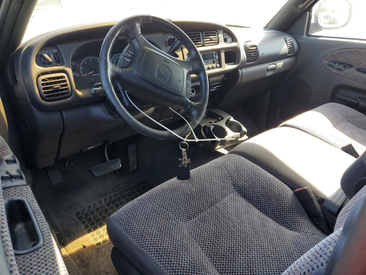 2001 Dodge Ram 1500 VIN: 1B7HC13Z51J591688 Lot: 61189385