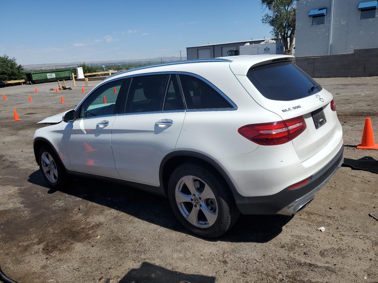 MERCEDES-BENZ GLC-CLASS 2018 VIN WDC0G4KBXJV062022 photo 2