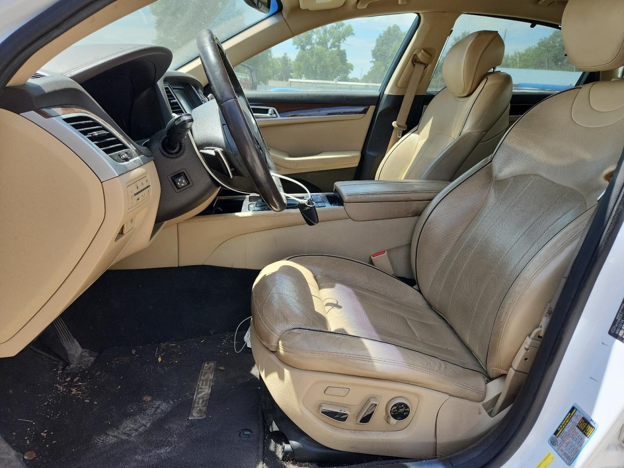 2015 Hyundai Genesis 3.8L VIN: KMHGN4JE3FU015316 Lot: 62264455