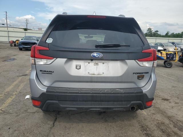 SUBARU FORESTER 2022 Серебристый