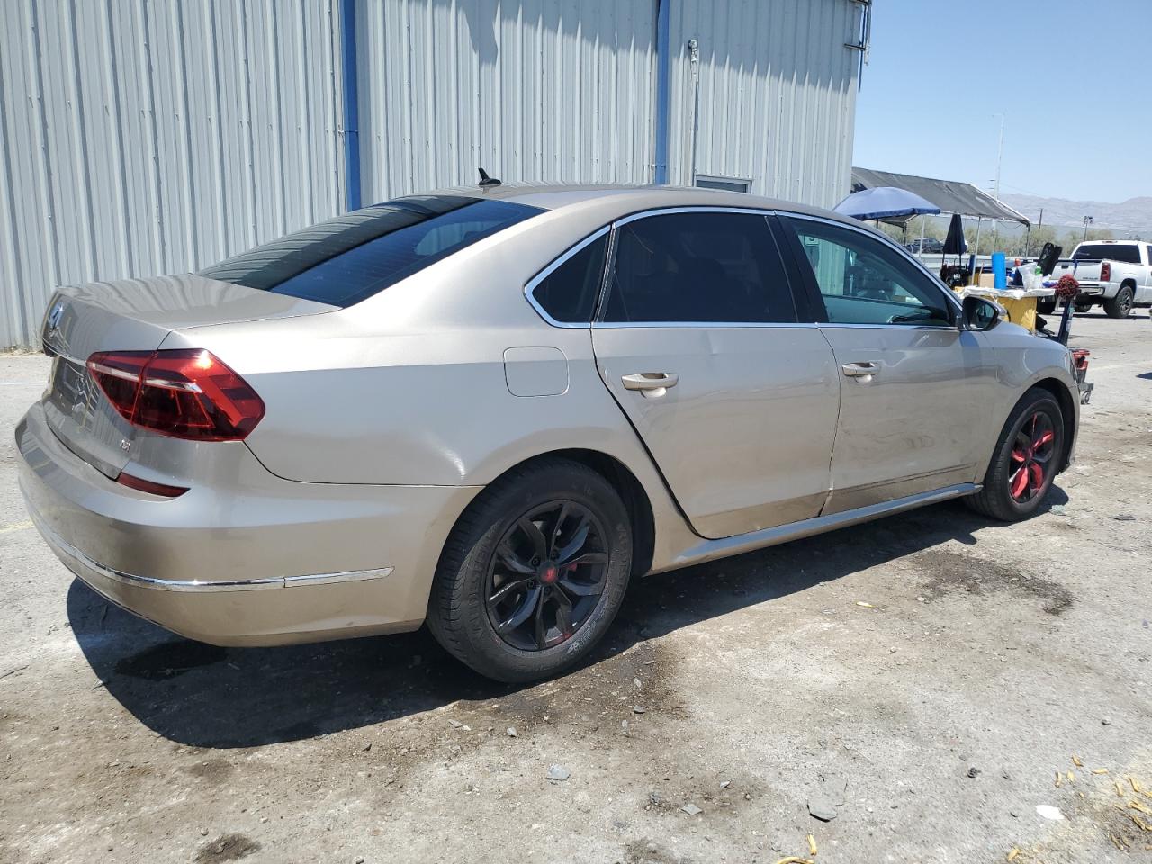 VOLKSWAGEN PASSAT 2017 VIN 1VWAT7A34HC057550 фото 3
