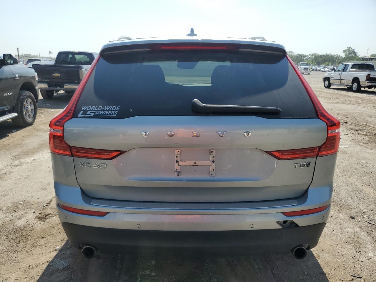 2018 Volvo Xc60 T5 Momentum VIN: YV4102RK6J1065884 Lot: 60326775