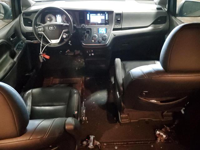 Minivans TOYOTA SIENNA 2016 Srebrny