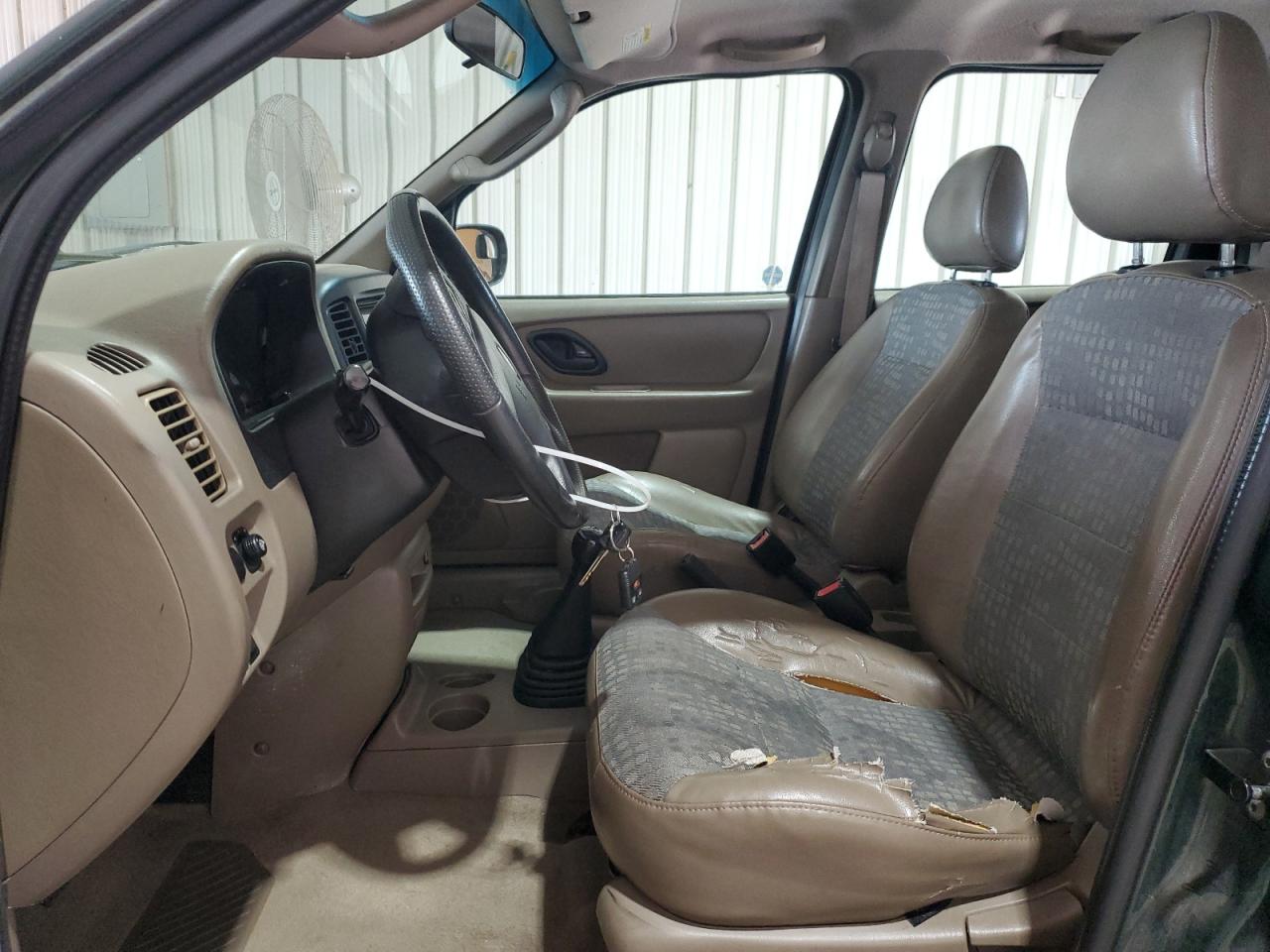 2002 Ford Escape Xls VIN: 1FMYU01B32KC48043 Lot: 63011005