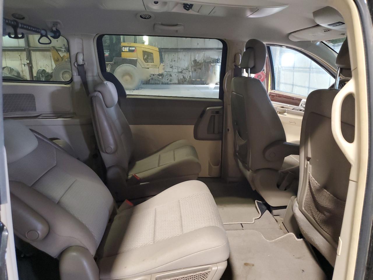 2A4RR5D17AR431823 2010 Chrysler Town & Country Touring