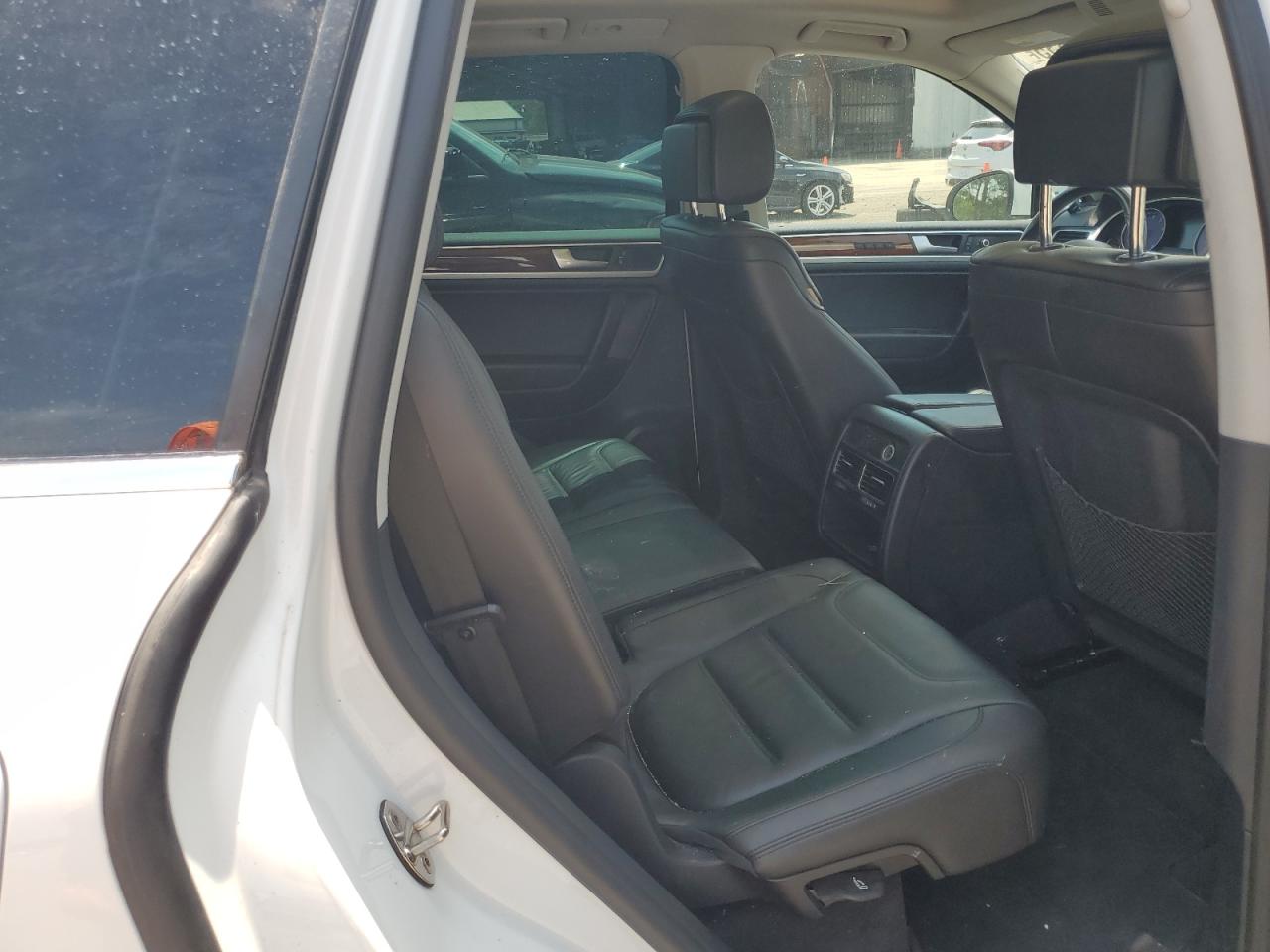 2014 Volkswagen Touareg V6 VIN: WVGEF9BP2ED013735 Lot: 62924835