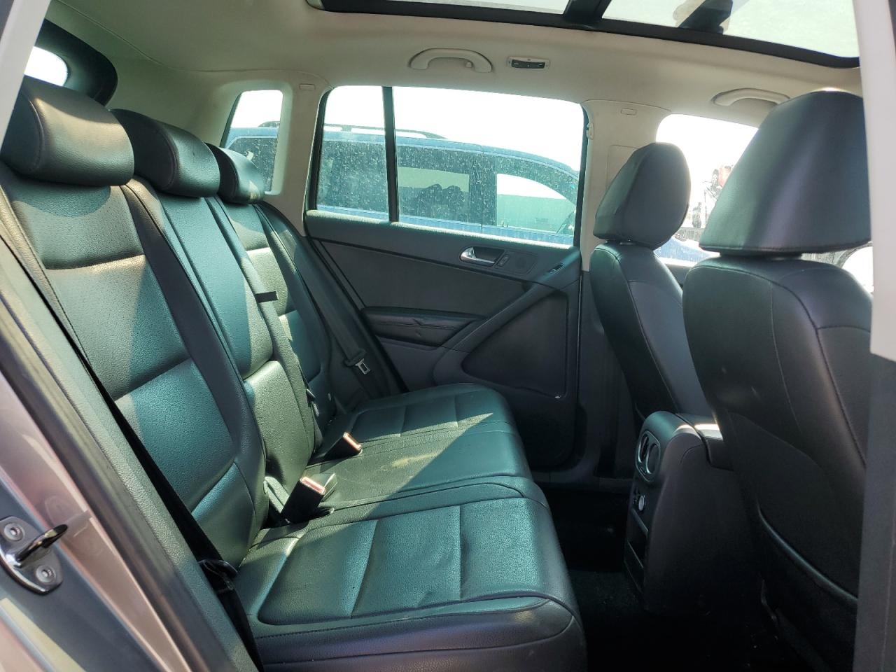 2011 Volkswagen Tiguan S VIN: WVGBV7AX1BW522002 Lot: 62348525