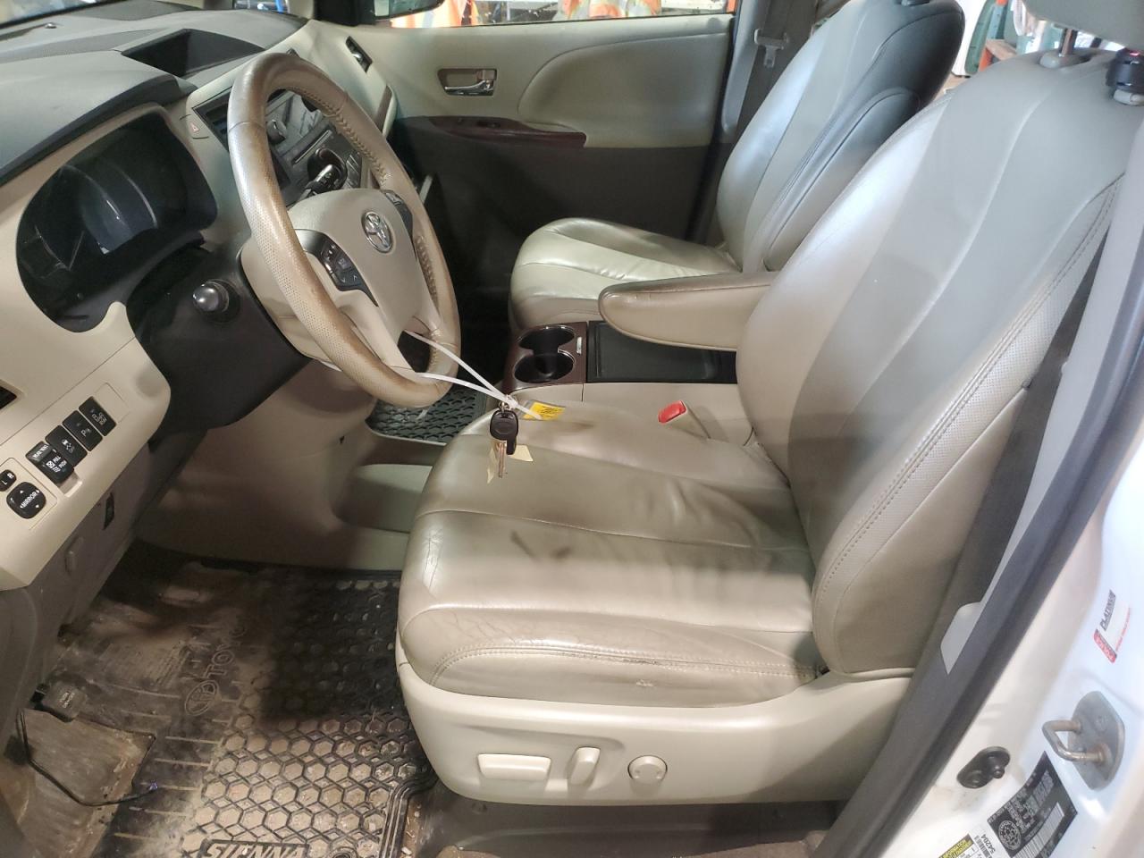 TOYOTA All Models 2013 VIN 5TDYK3DC6DS315844 фото 7