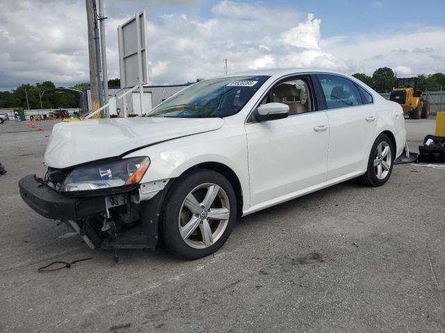 Sedans VOLKSWAGEN PASSAT 2015 White