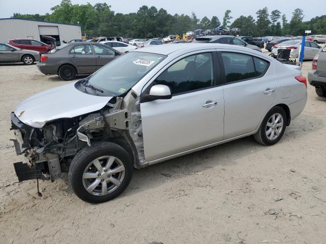  NISSAN VERSA 2013 Srebrny