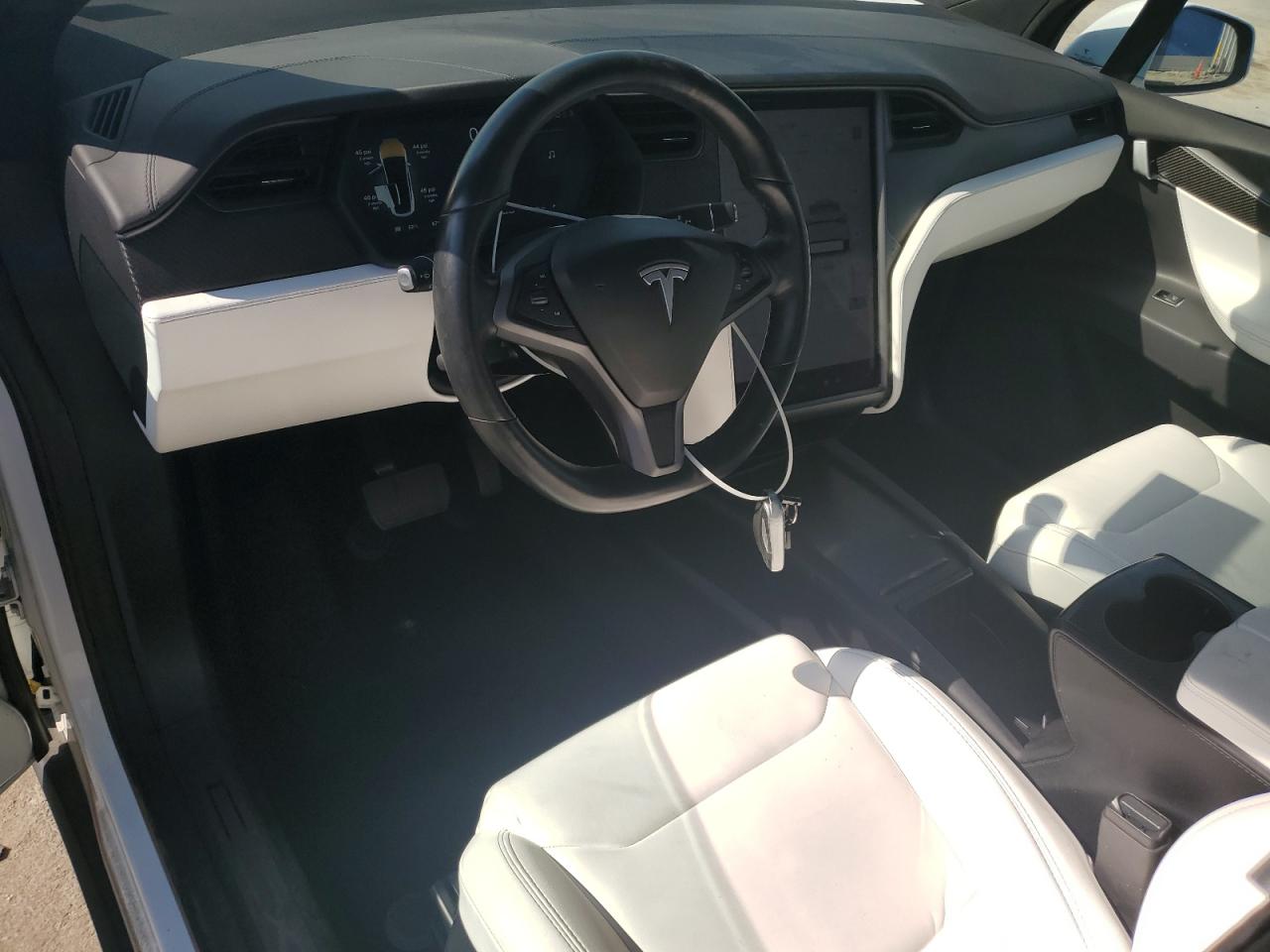 2018 Tesla Model X VIN: 5YJXCBE21JF122333 Lot: 61639495