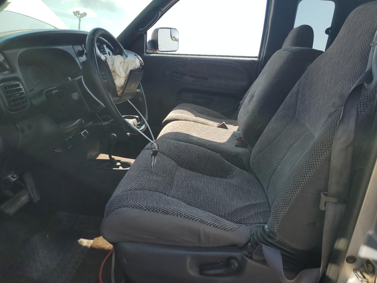 1999 Dodge Ram 2500 VIN: 3B7KF2362XG182518 Lot: 62145055