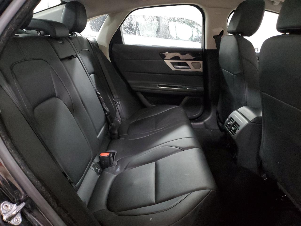 2018 Jaguar Xf Premium VIN: SAJBJ4FX3JCY57433 Lot: 60489965