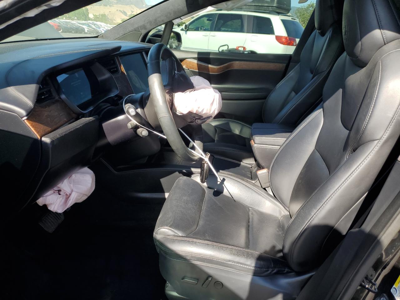 2020 Tesla Model X VIN: 5YJXCBE21LF305119 Lot: 62733885