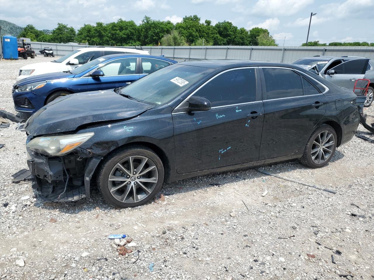 2015 Toyota Camry Le for Sale in Lawrenceburg, KY - Front End