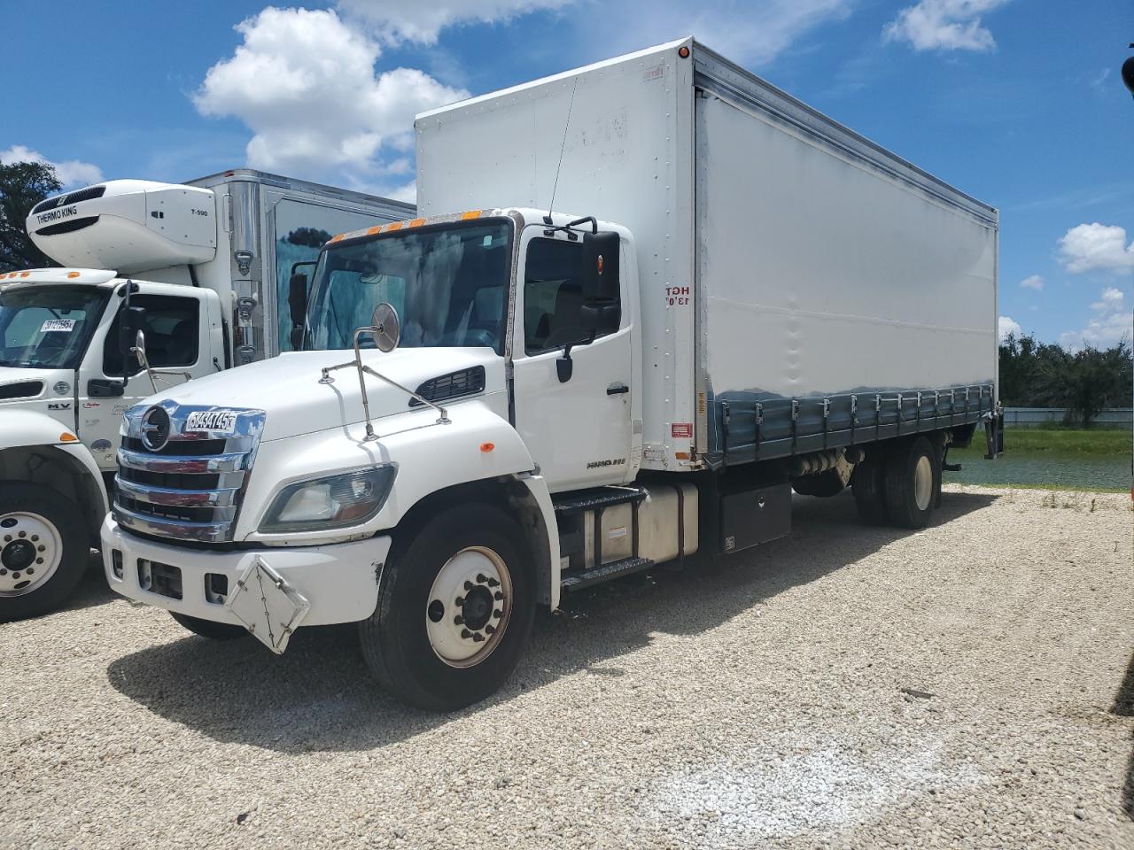 2016 Hino 258/268 продається в Arcadia, FL - Side
