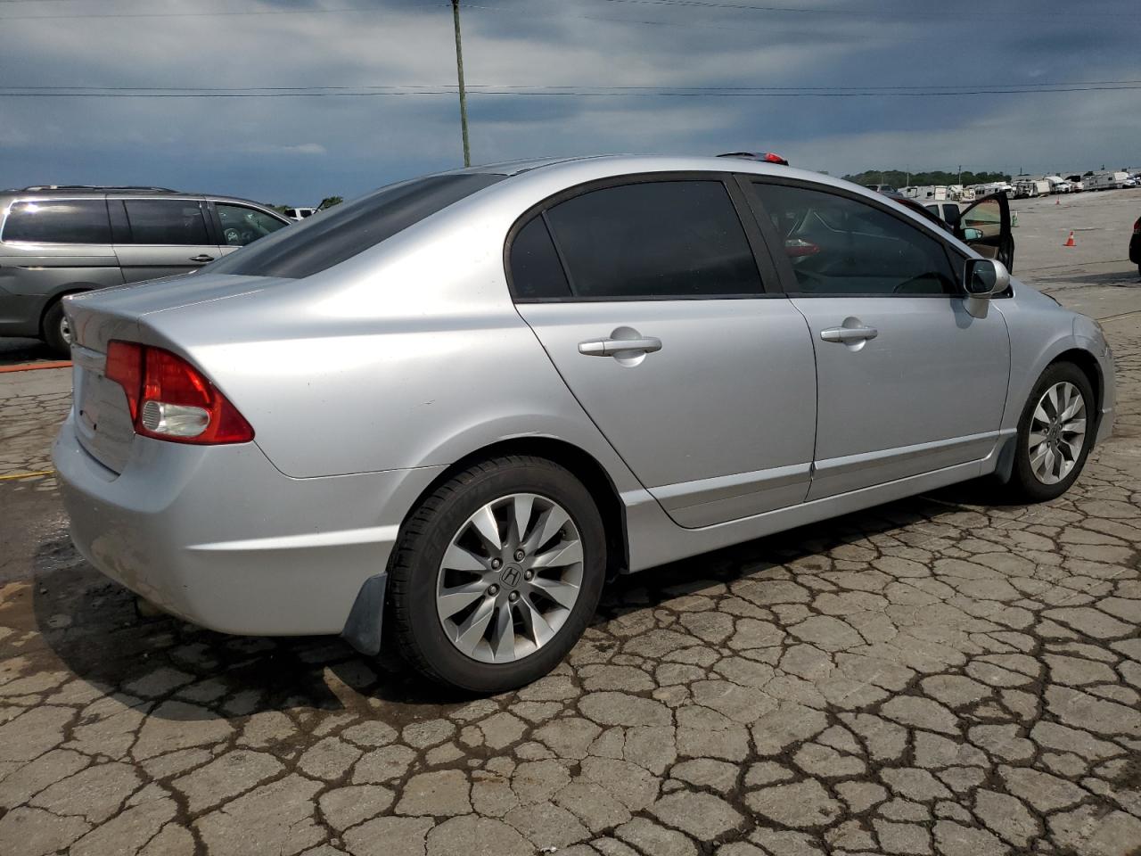 HONDA CIVIC 2010 VIN 19XFA1F85AE038066 photo 3