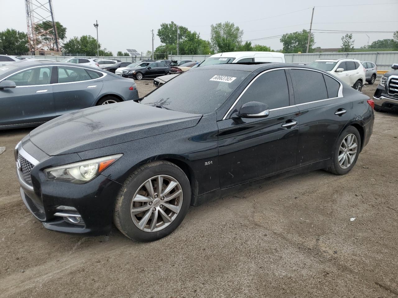 2016 Infiniti Q50 Premium იყიდება Dyer-ში, IN - Vandalism