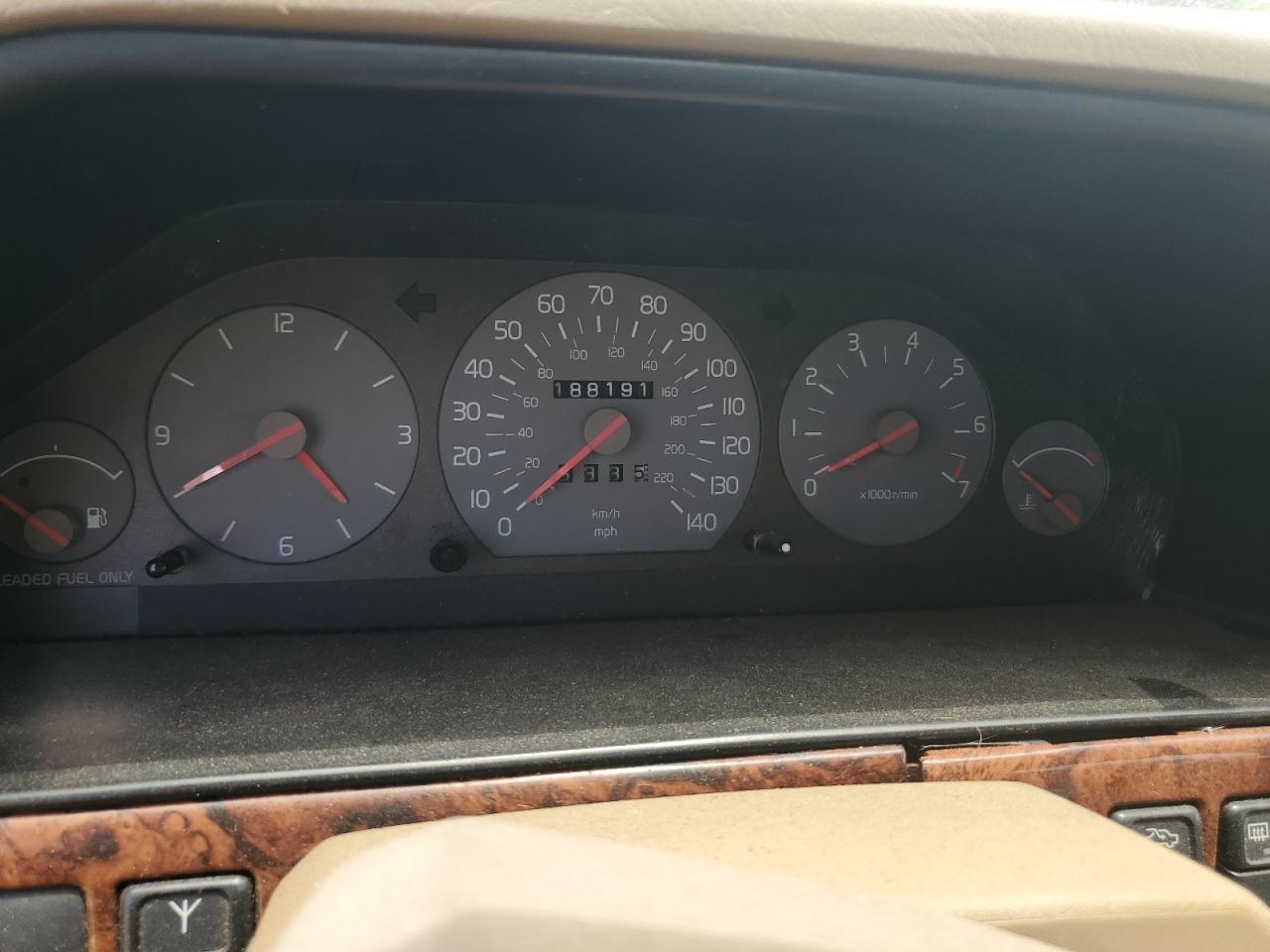 1998 Volvo S90 VIN: YV1KS9601W1140358 Lot: 62652255