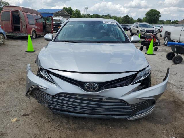  TOYOTA CAMRY 2022 Серебристый