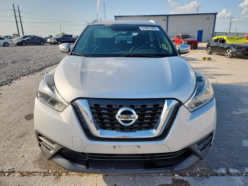  NISSAN KICKS 2018 Silver
