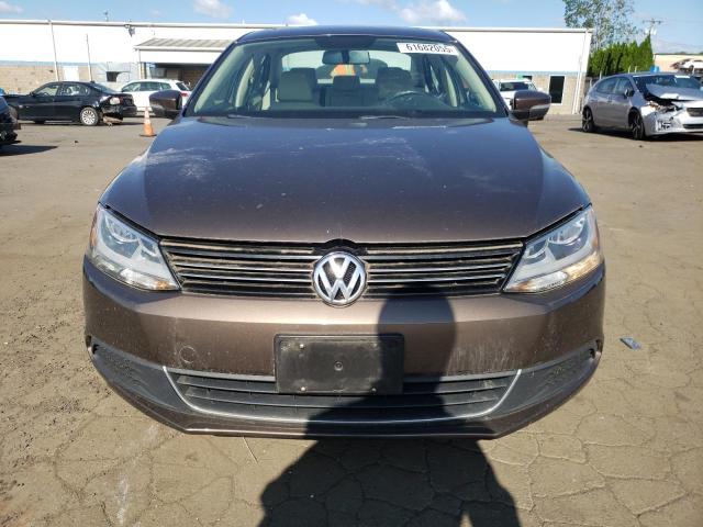 Sedans VOLKSWAGEN JETTA 2014 Brown