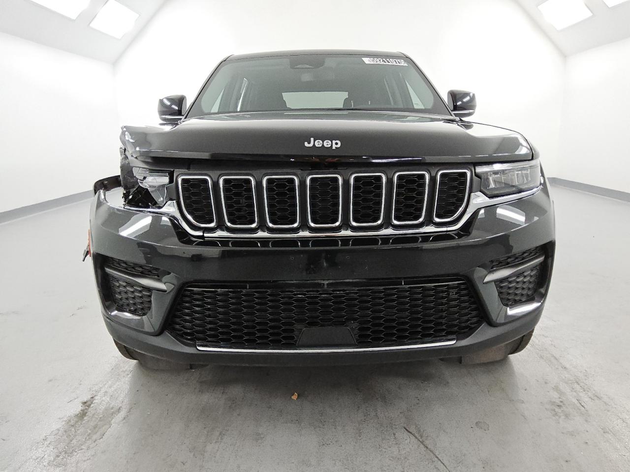 2023 Jeep Grand Cherokee Laredo de vânzare în Van Nuys, CA - Front End