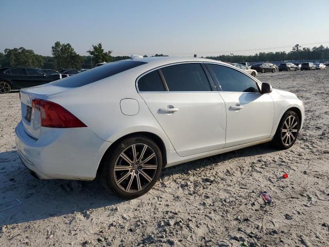  VOLVO S60 2018 Белы