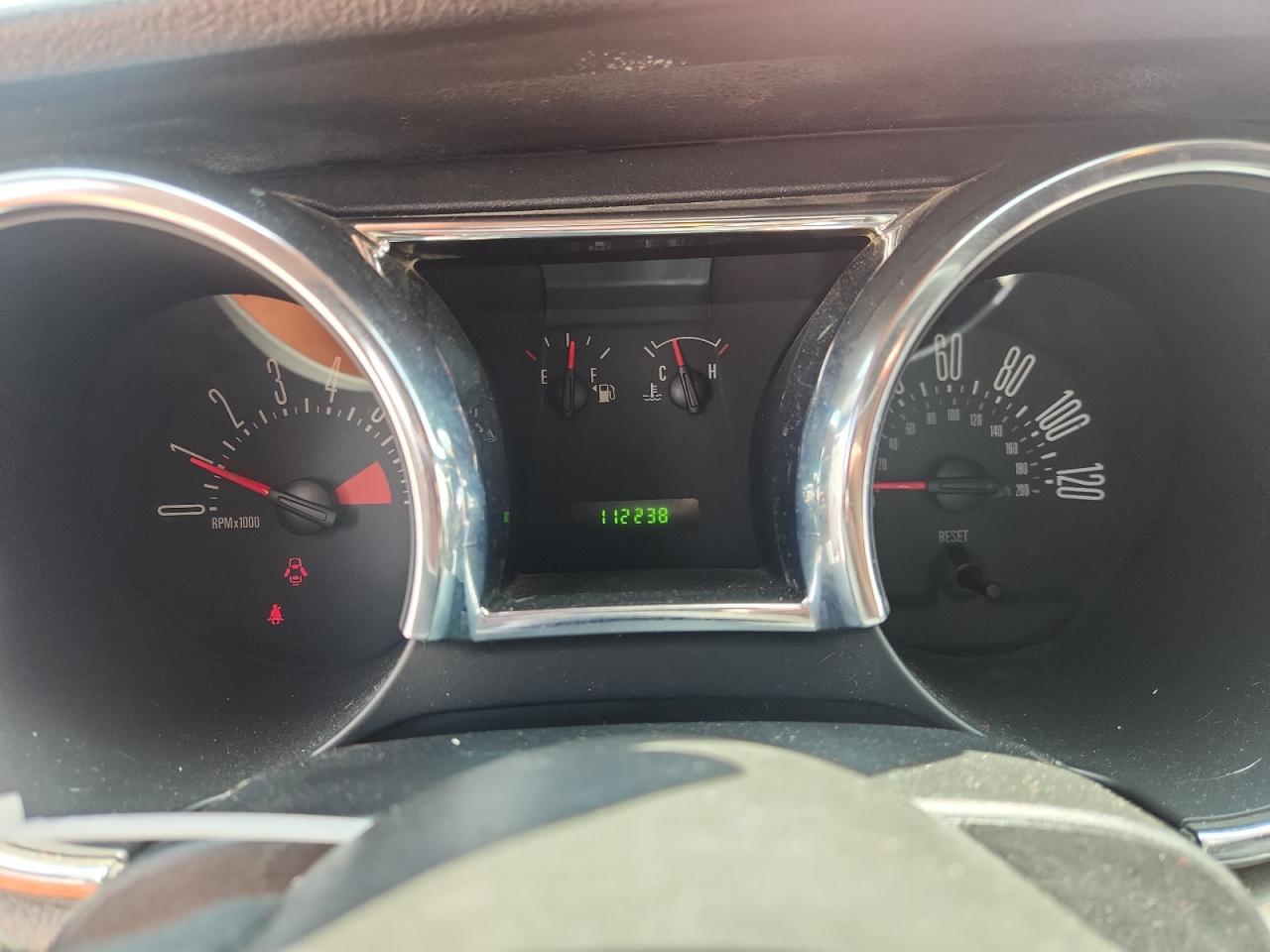 2005 Ford Mustang VIN: 1ZVFT84N455187062 Lot: 61953205