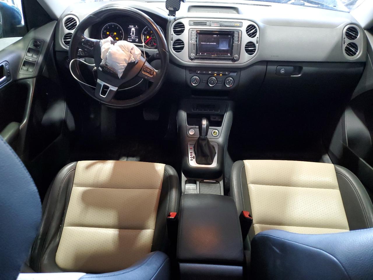 2017 Volkswagen Tiguan S VIN: WVGBV7AX4HK013392 Lot: 62349625