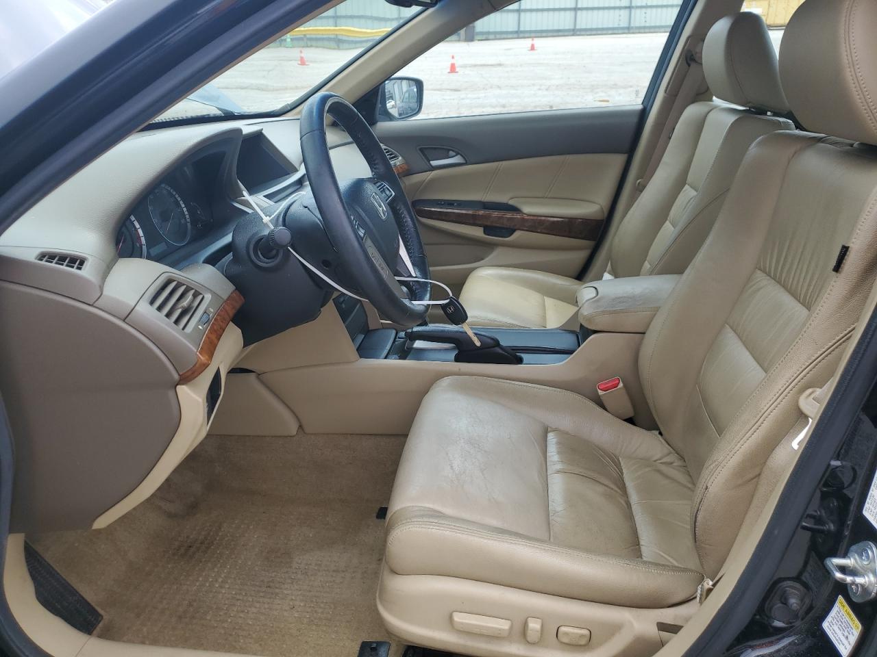 2010 Honda Accord Exl VIN: 1HGCP2F83AA070526 Lot: 62726935