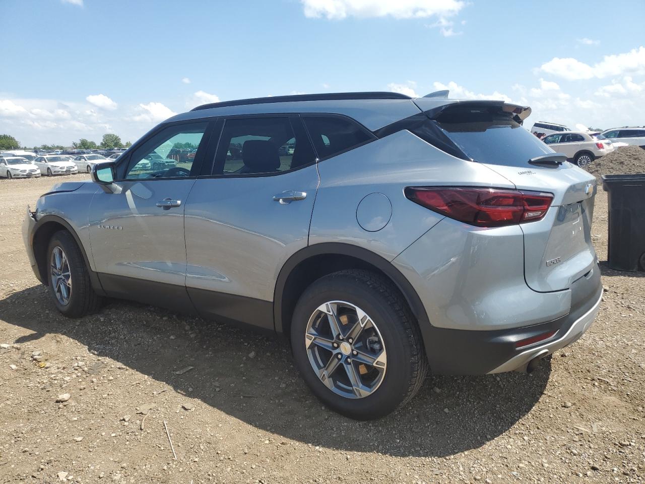 CHEVROLET BLAZER 2023 VIN 3GNKBDR43PS161131 zdjęcie 2