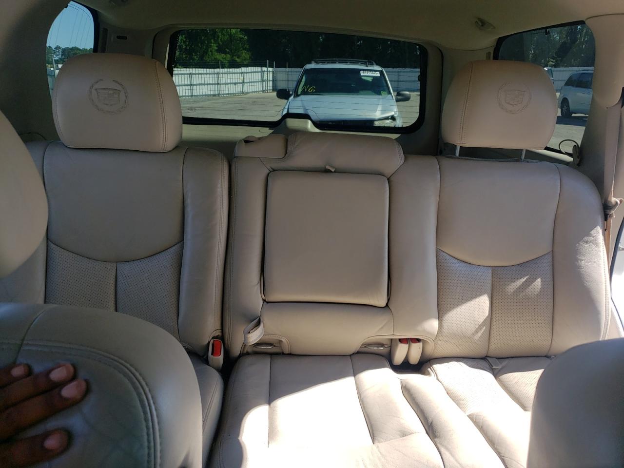 2005 Cadillac Escalade Luxury VIN: 1GYEK63N25R163062 Lot: 61585005