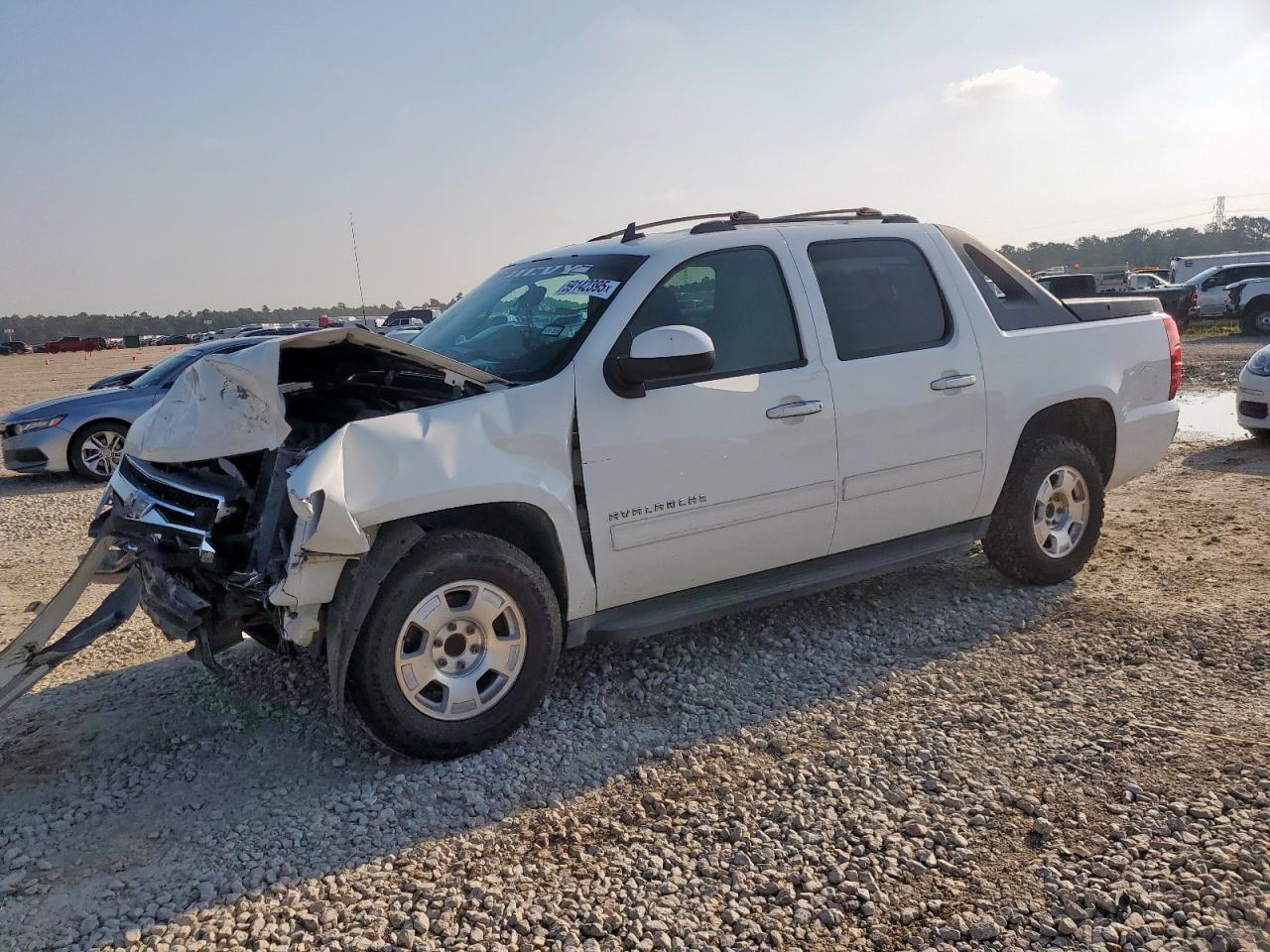 2011 Chevrolet Avalanche Ls for Sale in Houston, TX - Front End