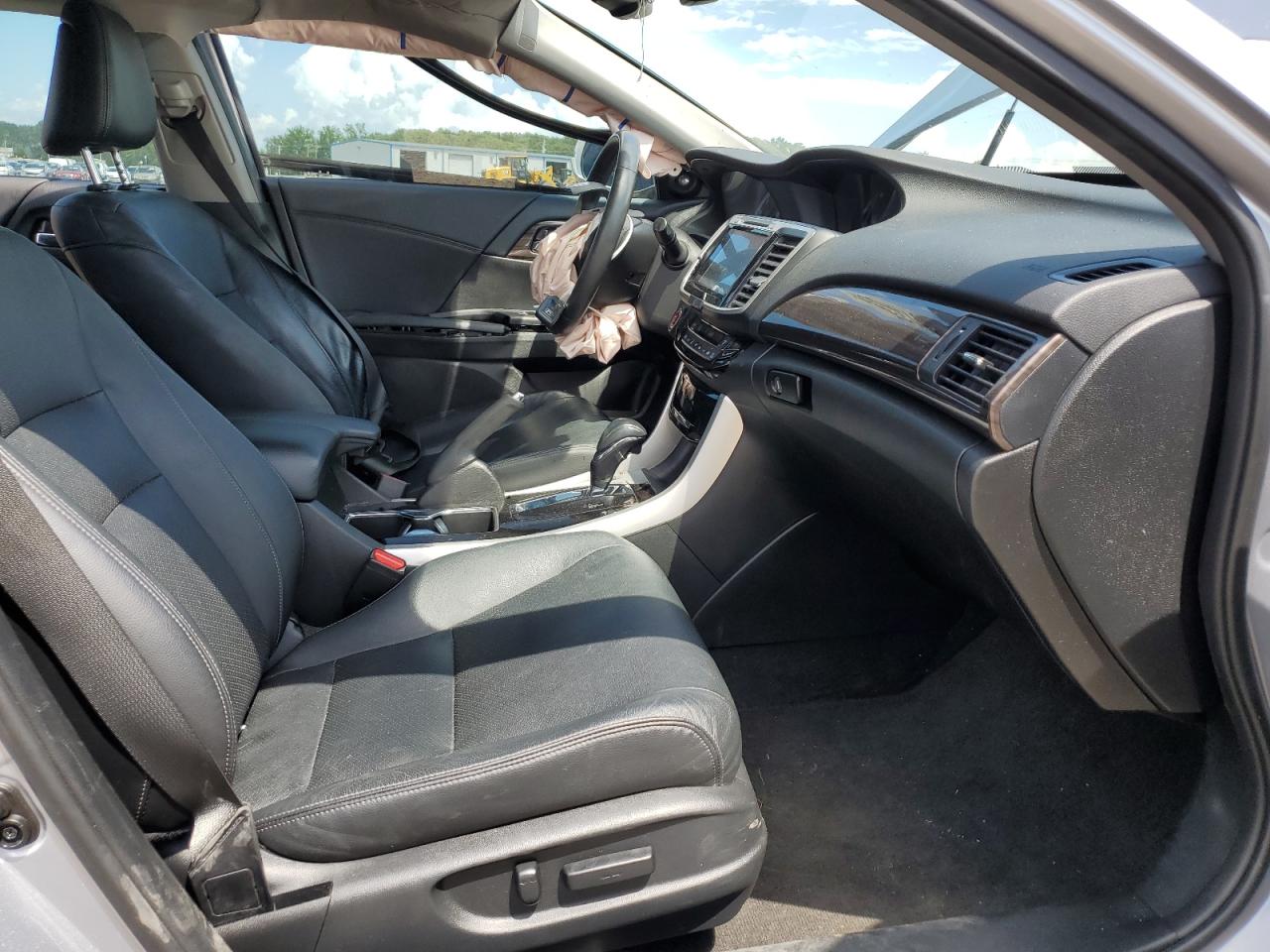 2016 Honda Accord Touring VIN: 1HGCR3F97GA006507 Lot: 62958135