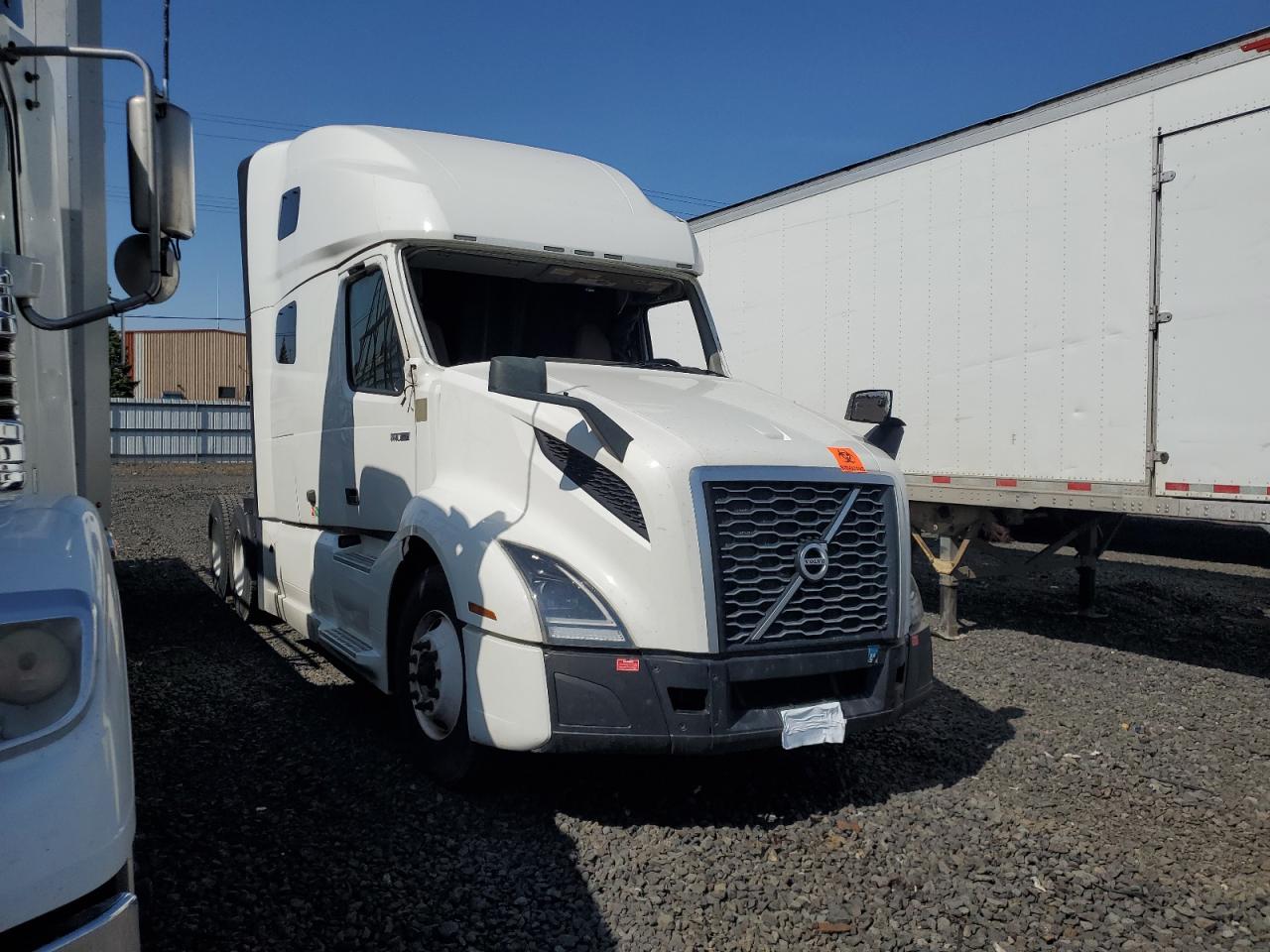 2022 Volvo Vnl Semi Truck for Sale in Airway Heights, WA - Side