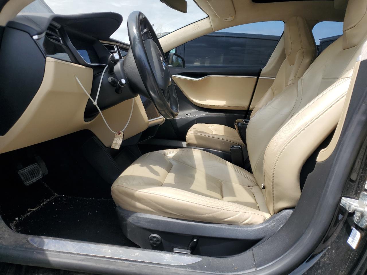2015 Tesla Model S VIN: 5YJSA1E13FF111052 Lot: 62721725