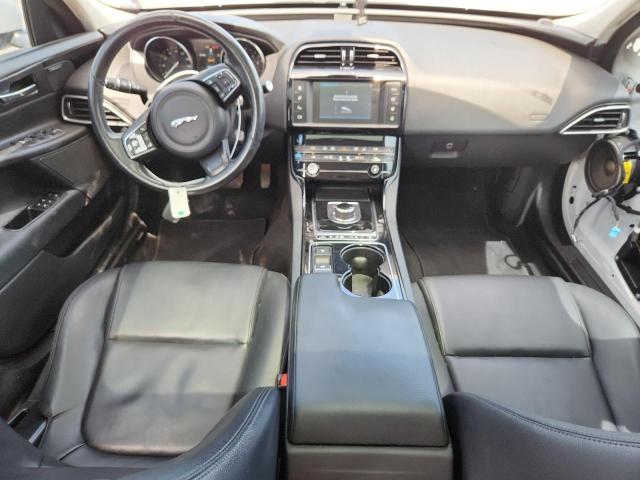  JAGUAR XE 2017 Белы