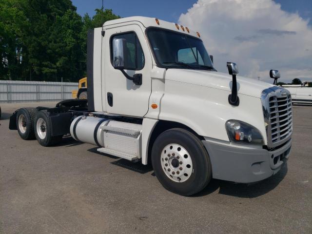2018 Freightliner Cascadia 125 Semi Truck