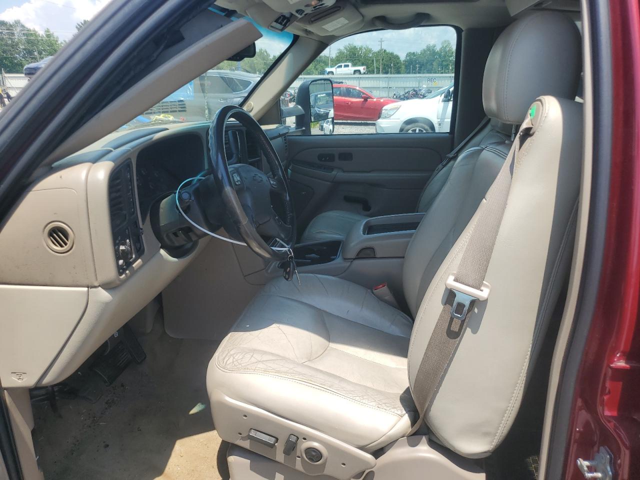 2004 Chevrolet Suburban K1500 VIN: 3GNFK16Z84G207597 Lot: 61999745