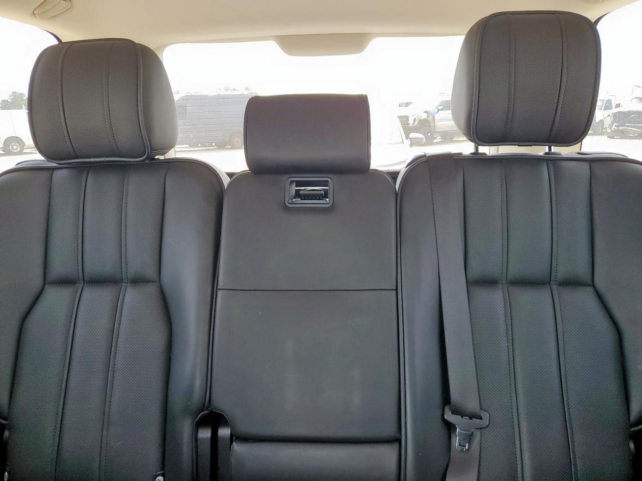 2010 Land Rover Range Rover Hse Luxury VIN: SALMF1E49AA323582 Lot: 59554225
