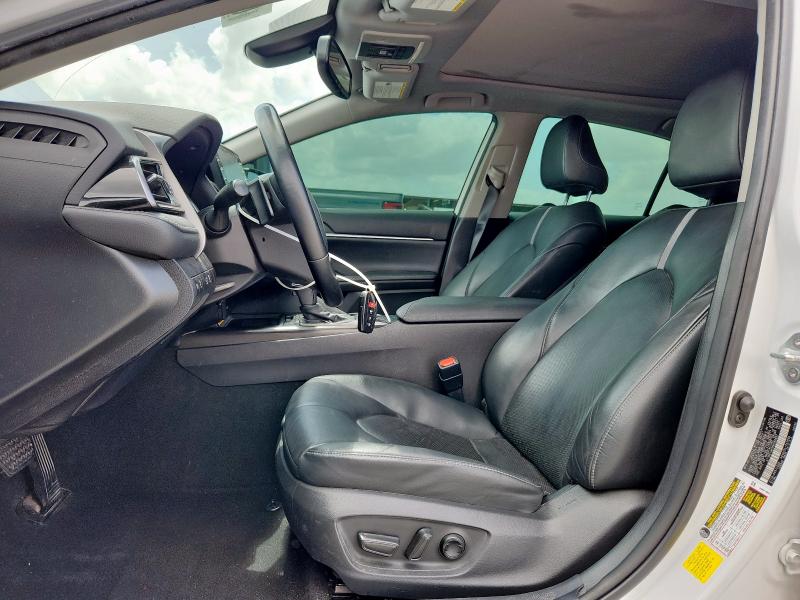  TOYOTA CAMRY 2021 White