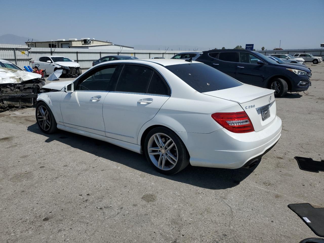 MERCEDES-BENZ C-CLASS 2014 VIN WDDGF4HB2EA940916 фото 2
