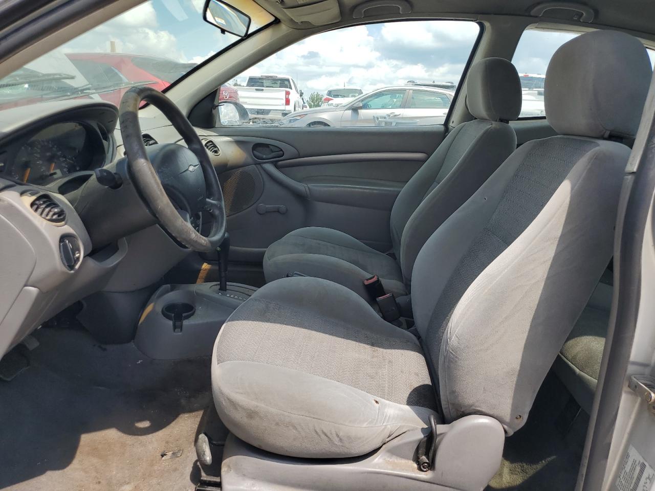 2000 Ford Focus Zx3 VIN: 3FAFP3138YR210184 Lot: 62863435