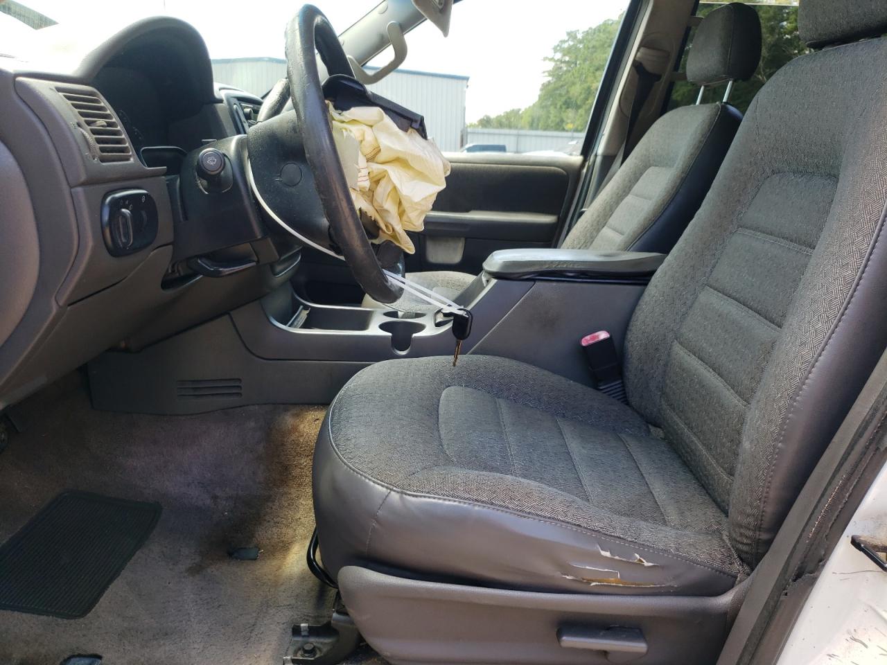 2002 Ford Explorer Xls VIN: 1FMZU62E62UC70865 Lot: 62894255