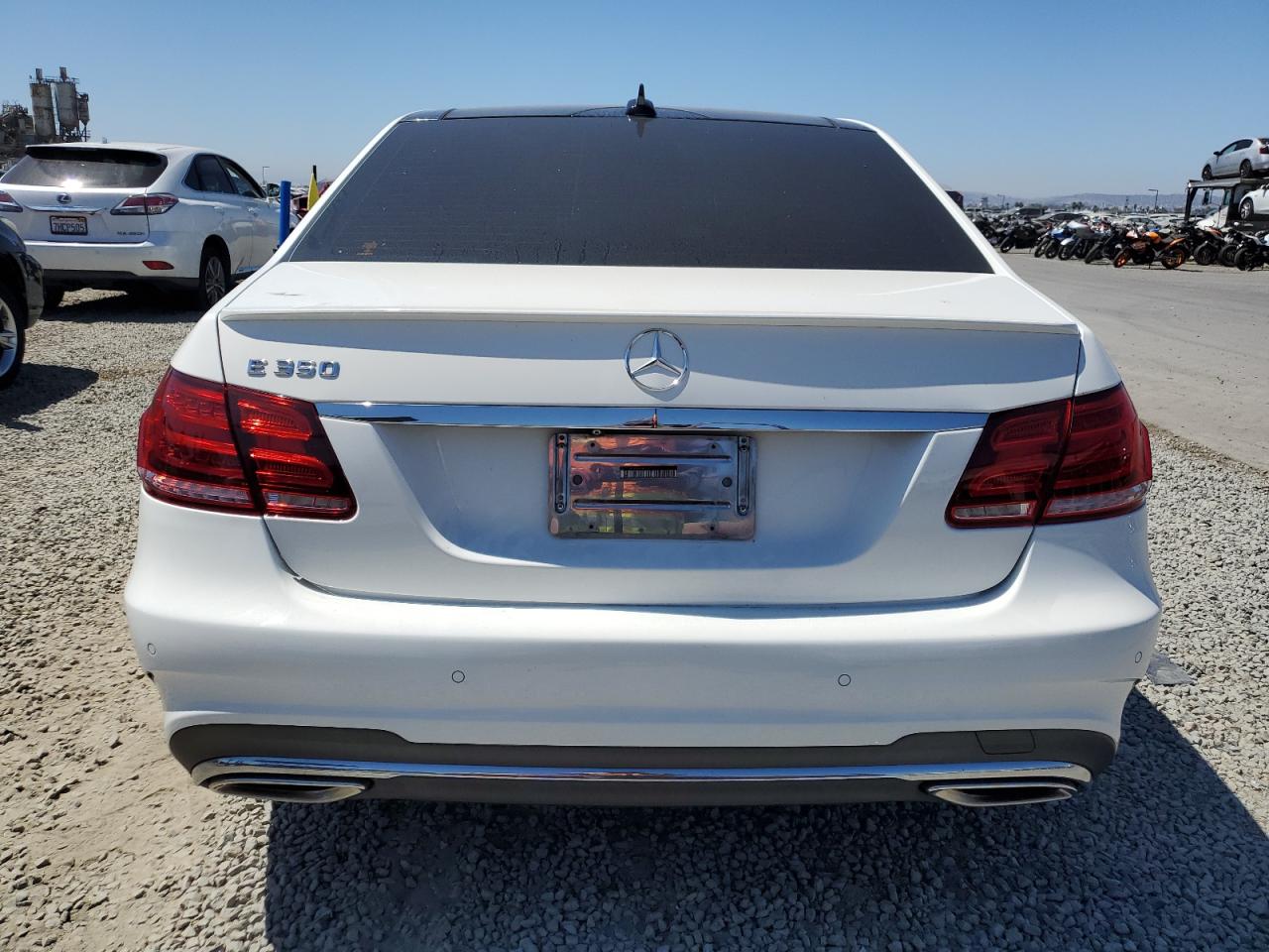 2015 Mercedes-Benz E 350 VIN: WDDHF5KB8FB132102 Lot: 62926465