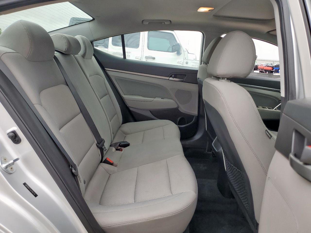 HYUNDAI ELANTRA 2018 VIN 5NPD84LF6JH266578 photo 10