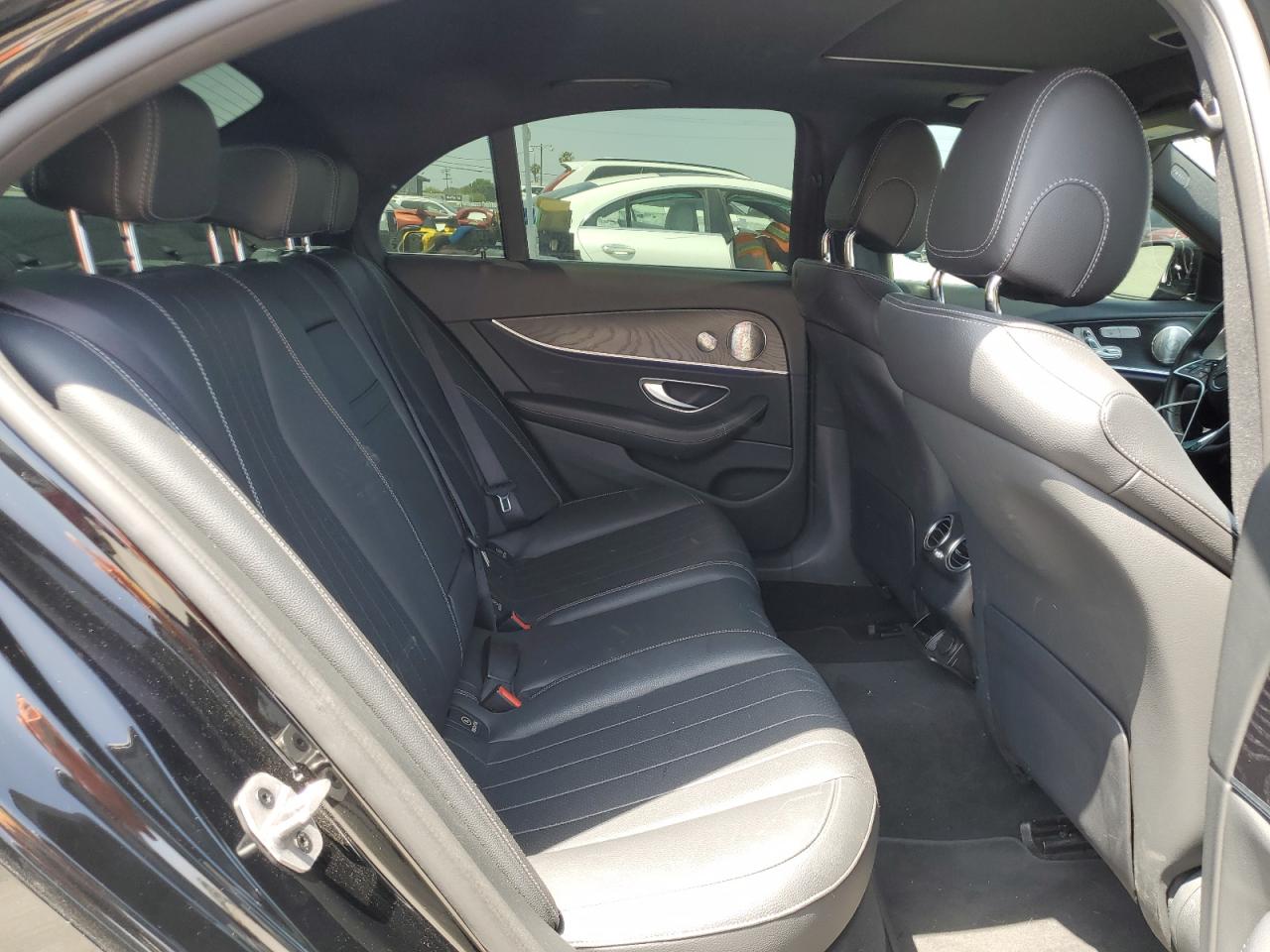 2022 Mercedes-Benz E 350 VIN: W1KZF8DB2NB095808 Lot: 61085945