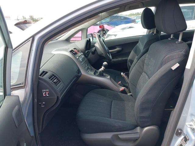 2010 TOYOTA AURIS TR S